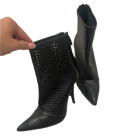 Authentic Alexander Wang Perforated Shelly Boots - Picture 7 of 11
